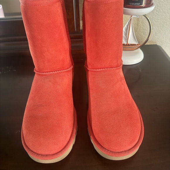 Uggs - Picture 4 of 6